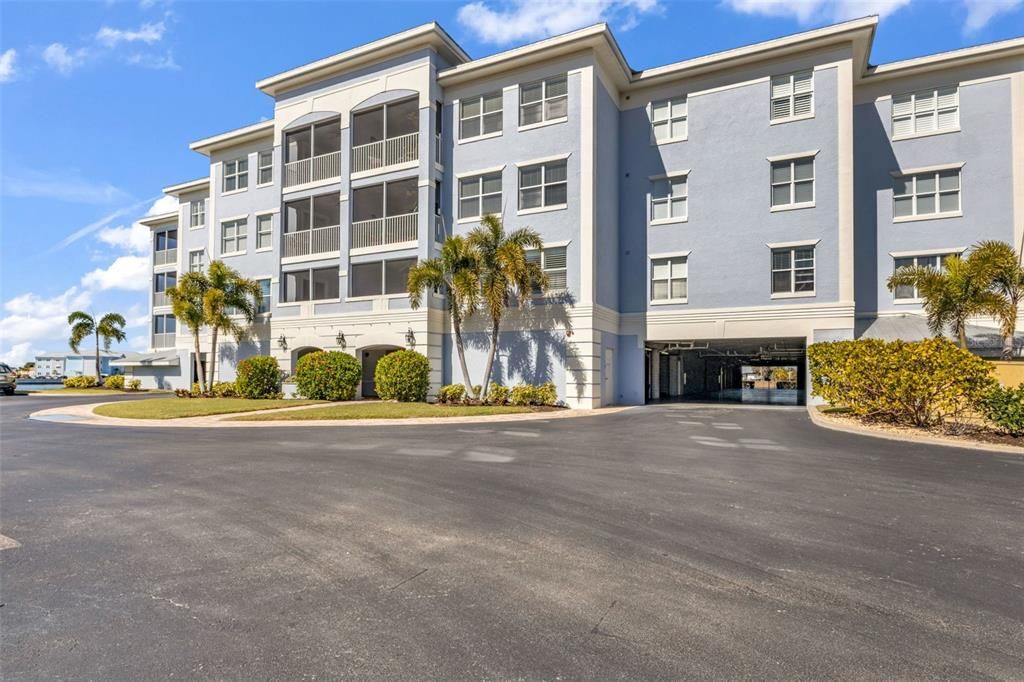 Activo con contrato: $225,000 (3 camas, 2 baños, 1497 Pies cuadrados)