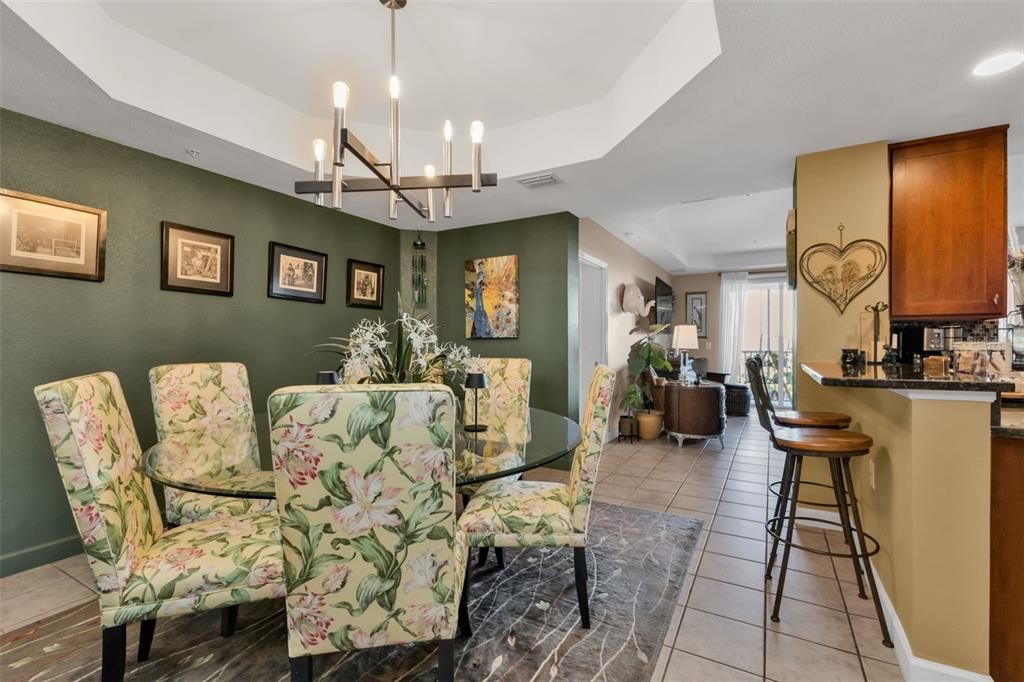 Activo con contrato: $225,000 (3 camas, 2 baños, 1497 Pies cuadrados)