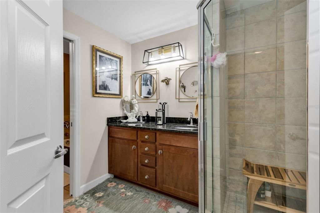 Activo con contrato: $225,000 (3 camas, 2 baños, 1497 Pies cuadrados)