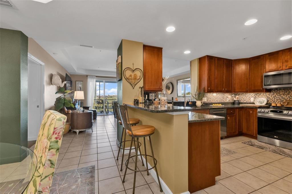 Activo con contrato: $225,000 (3 camas, 2 baños, 1497 Pies cuadrados)