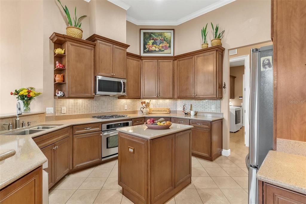 For Sale: $644,900 (3 beds, 2 baths, 2135 Square Feet)
