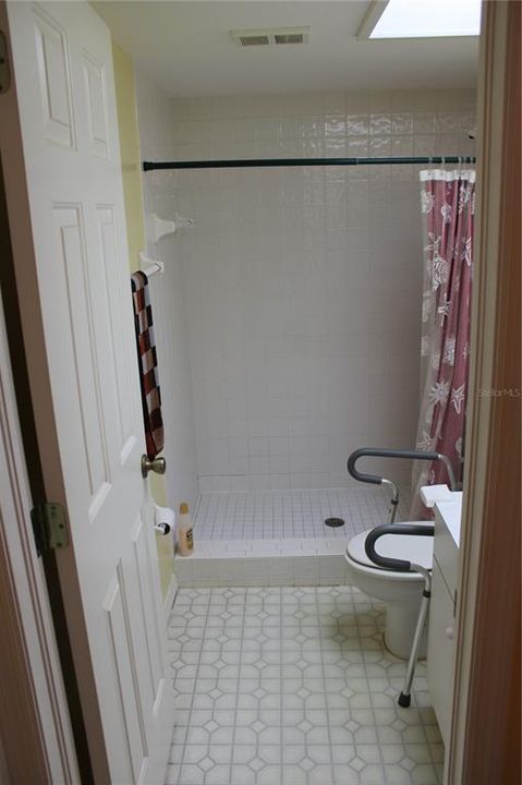For Sale: $399,000 (3 beds, 4 baths, 1749 Square Feet)