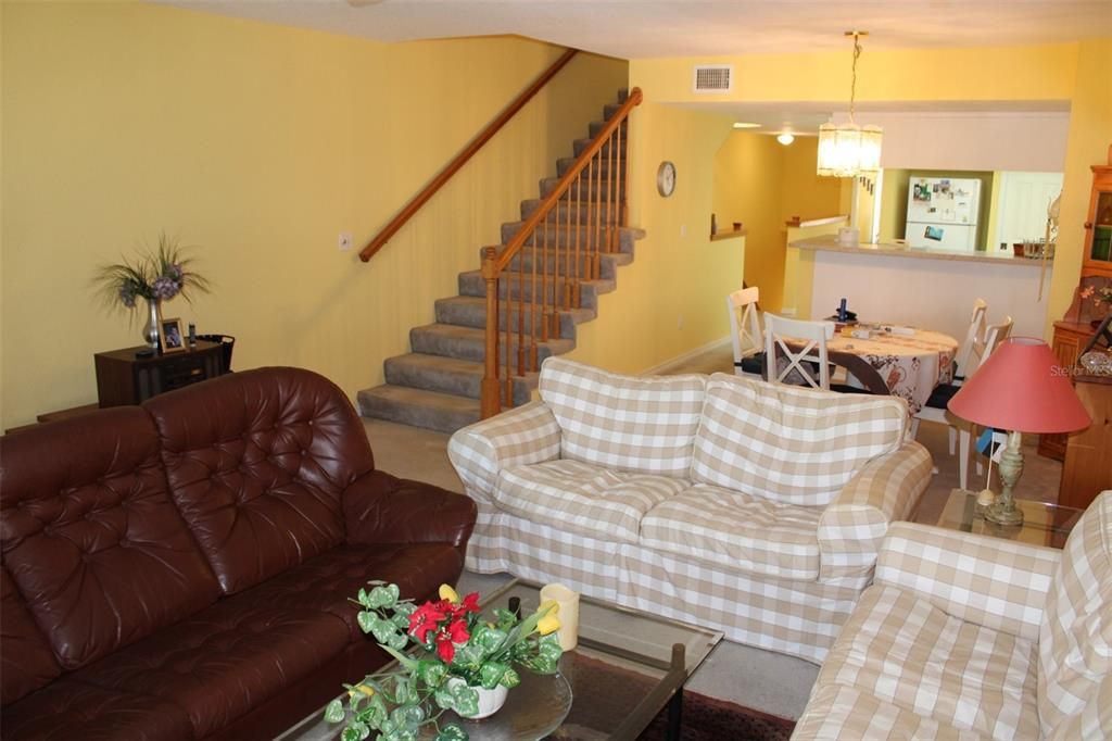 For Sale: $399,000 (3 beds, 4 baths, 1749 Square Feet)