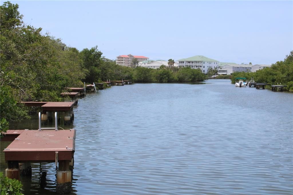 For Sale: $399,000 (3 beds, 4 baths, 1749 Square Feet)