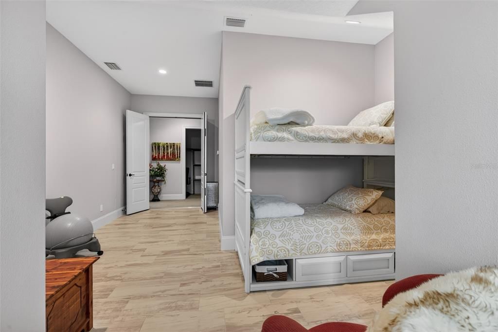 En Venta: $1,950,000 (5 camas, 4 baños, 4457 Pies cuadrados)