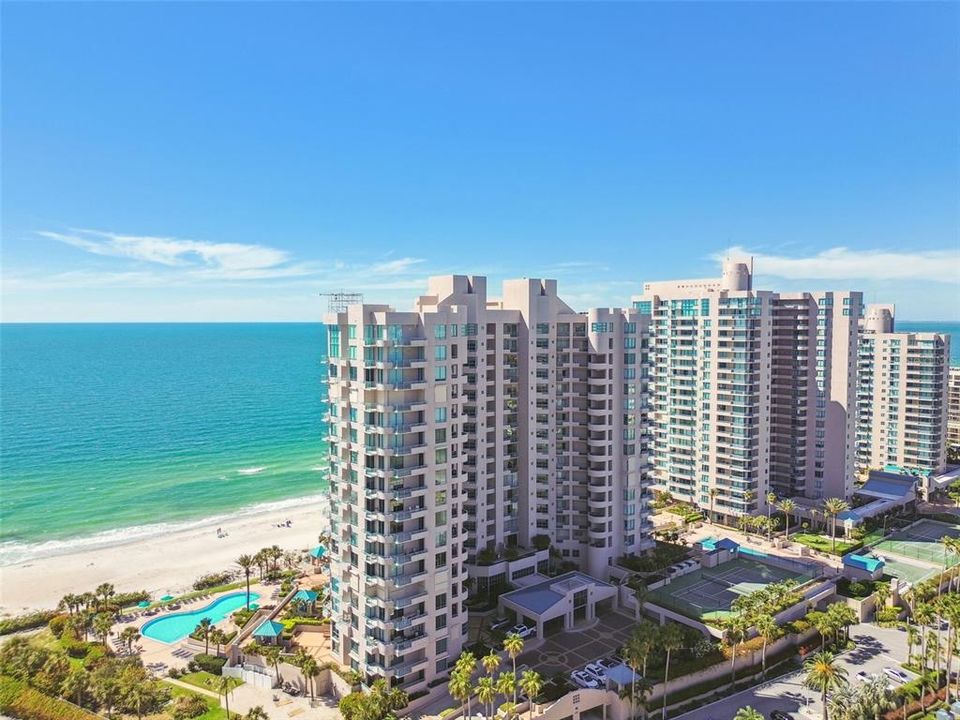 En Venta: $3,499,000 (4 camas, 4 baños, 4336 Pies cuadrados)