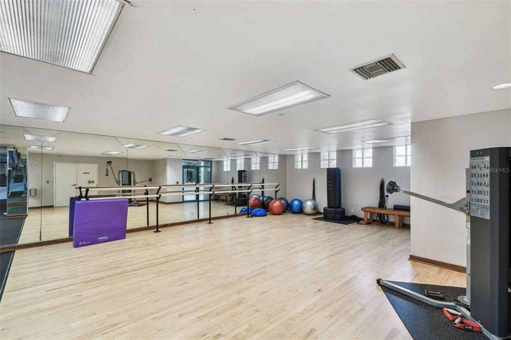 En Venta: $3,499,000 (4 camas, 4 baños, 4336 Pies cuadrados)