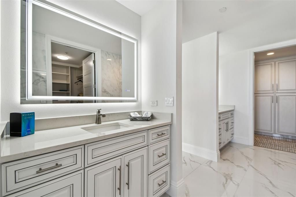 En Venta: $3,499,000 (4 camas, 4 baños, 4336 Pies cuadrados)