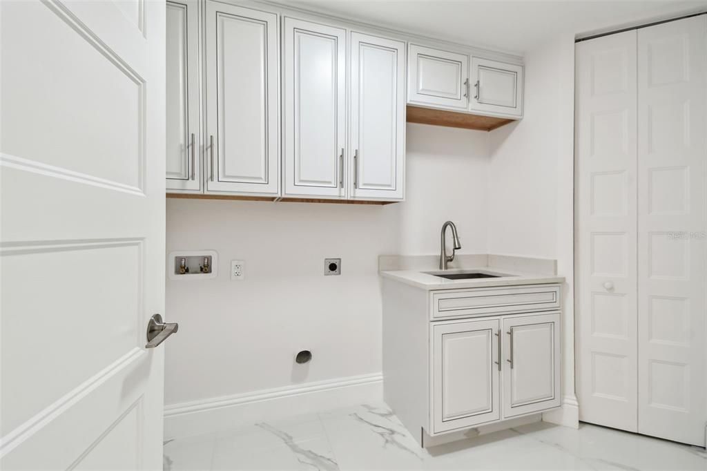 En Venta: $3,499,000 (4 camas, 4 baños, 4336 Pies cuadrados)