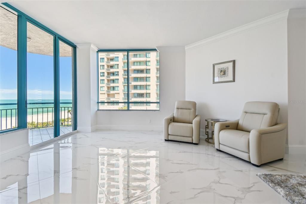 En Venta: $3,499,000 (4 camas, 4 baños, 4336 Pies cuadrados)