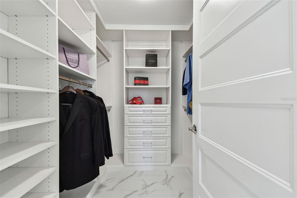 En Venta: $3,499,000 (4 camas, 4 baños, 4336 Pies cuadrados)