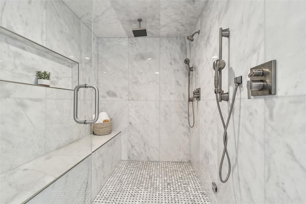 En Venta: $3,499,000 (4 camas, 4 baños, 4336 Pies cuadrados)