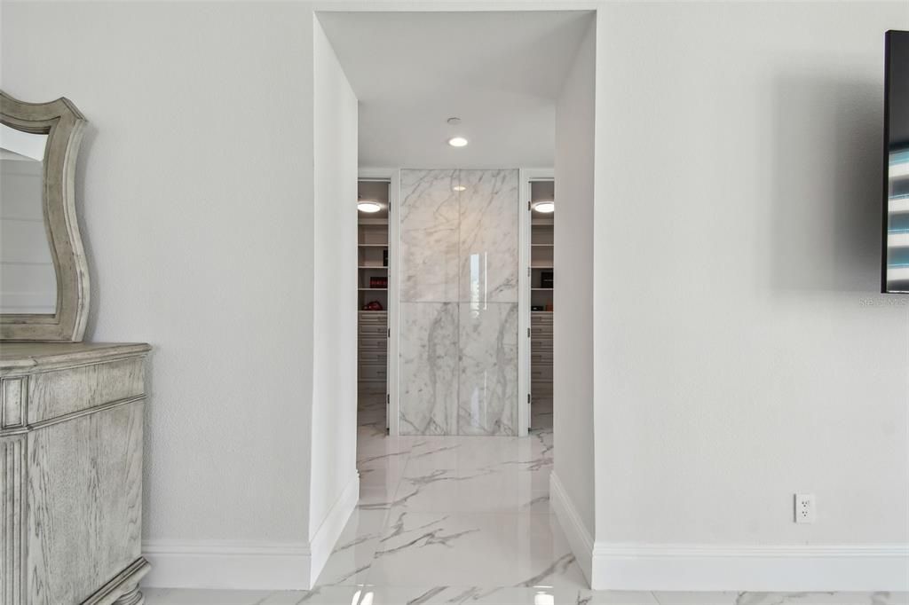 En Venta: $3,499,000 (4 camas, 4 baños, 4336 Pies cuadrados)