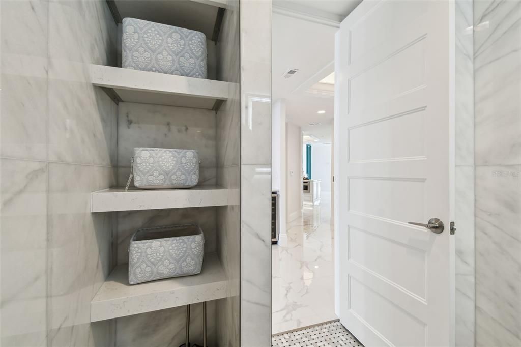En Venta: $3,499,000 (4 camas, 4 baños, 4336 Pies cuadrados)