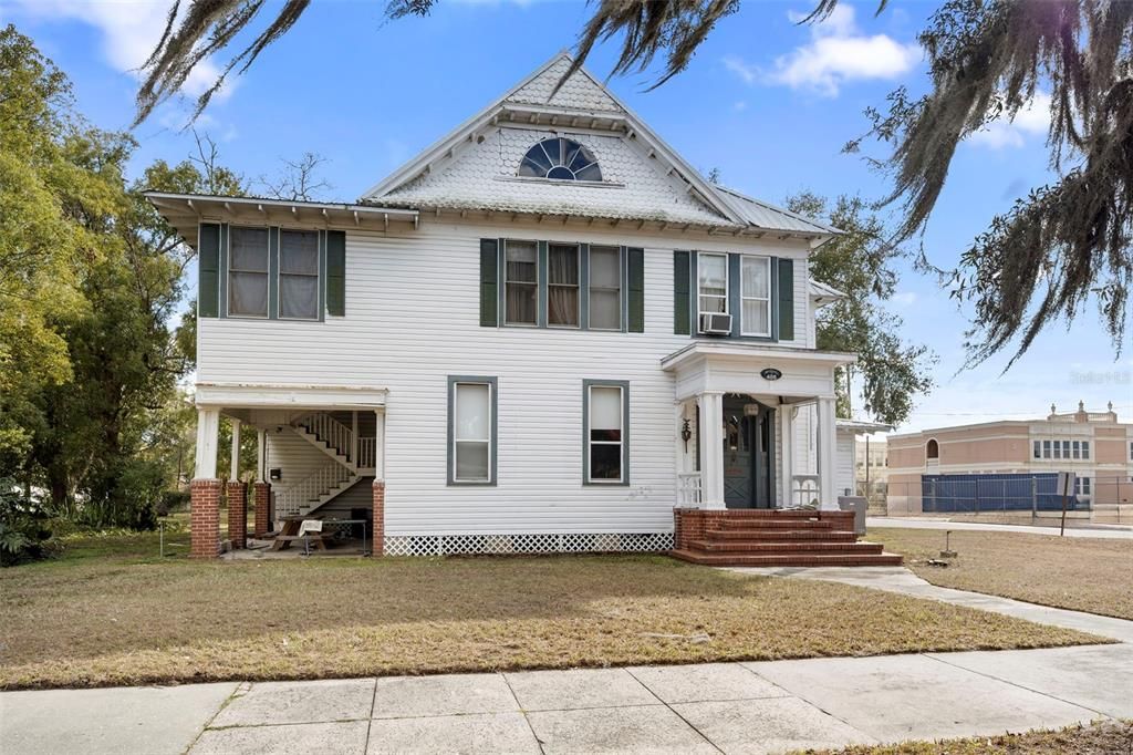 Active With Contract: $299,000 (3 beds, 3 baths, 3982 Square Feet)