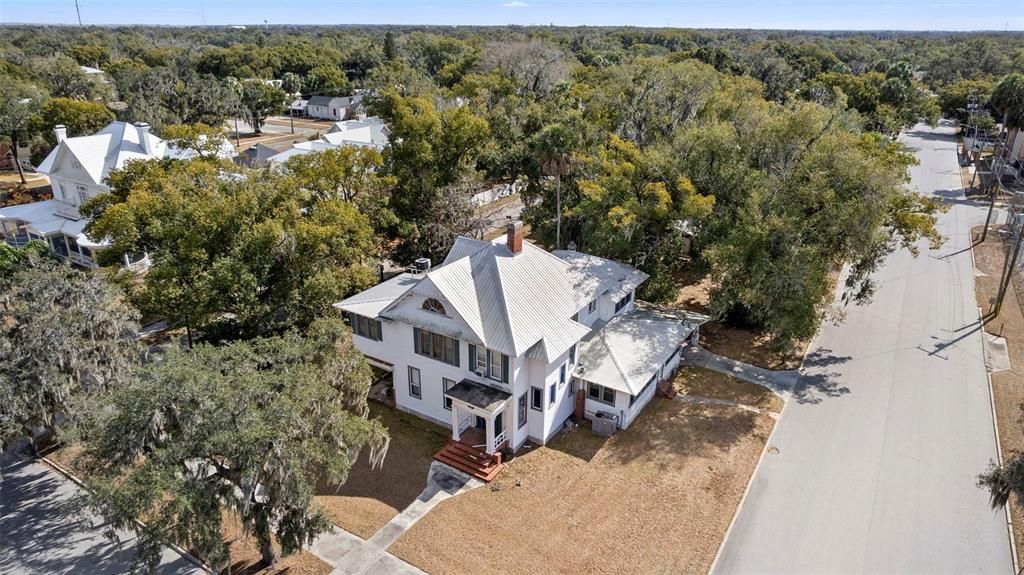 Active With Contract: $299,000 (3 beds, 3 baths, 3982 Square Feet)