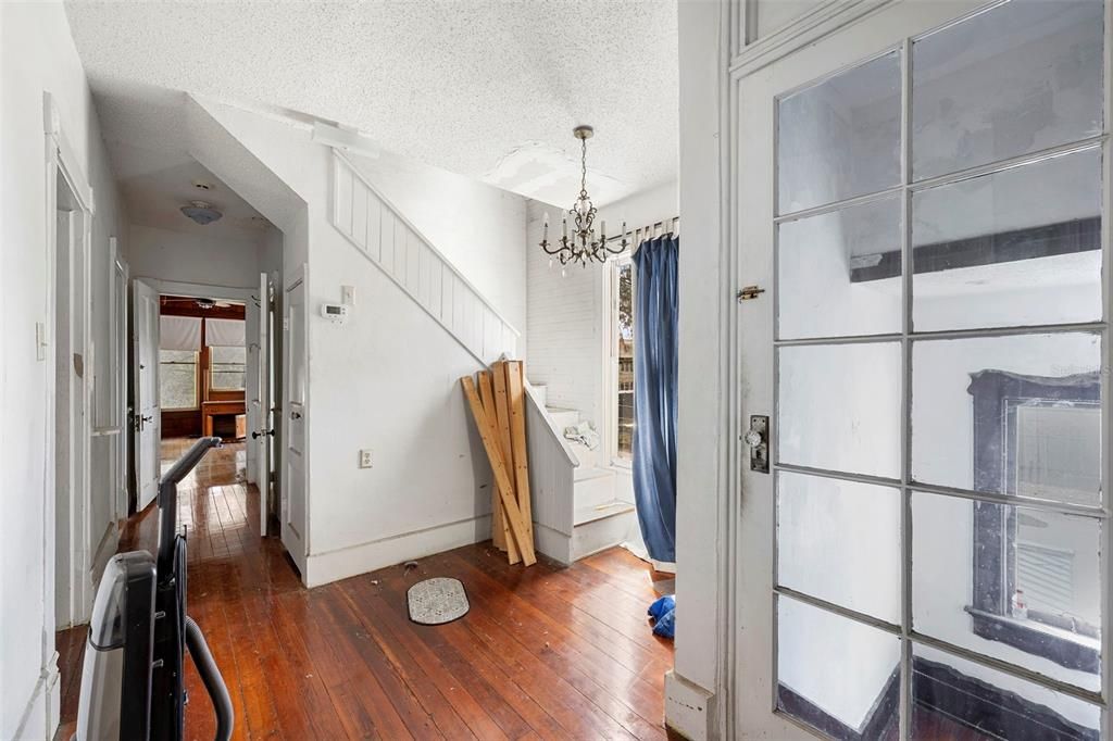 Active With Contract: $299,000 (3 beds, 3 baths, 3982 Square Feet)