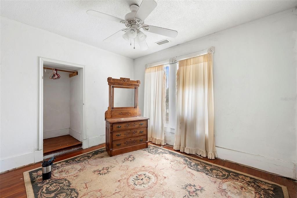 Active With Contract: $299,000 (3 beds, 3 baths, 3982 Square Feet)