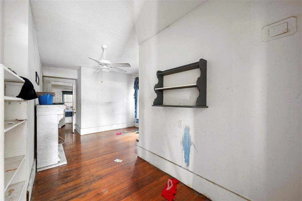 Active With Contract: $299,000 (3 beds, 3 baths, 3982 Square Feet)