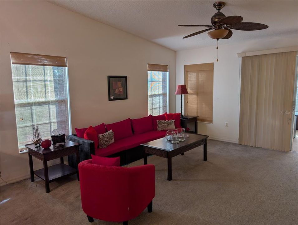For Sale: $215,000 (2 beds, 2 baths, 1240 Square Feet)