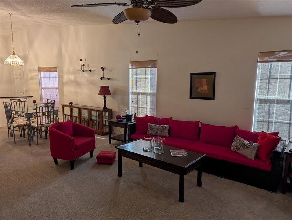 For Sale: $215,000 (2 beds, 2 baths, 1240 Square Feet)
