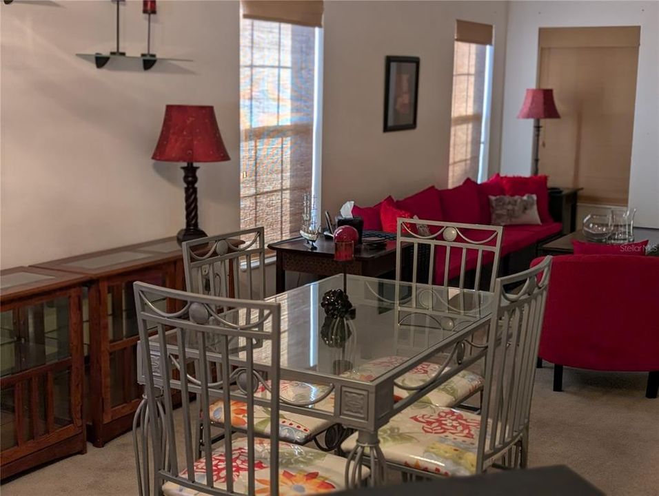 For Sale: $215,000 (2 beds, 2 baths, 1240 Square Feet)