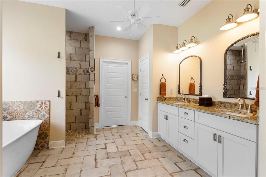For Sale: $1,199,000 (3 beds, 4 baths, 3313 Square Feet)