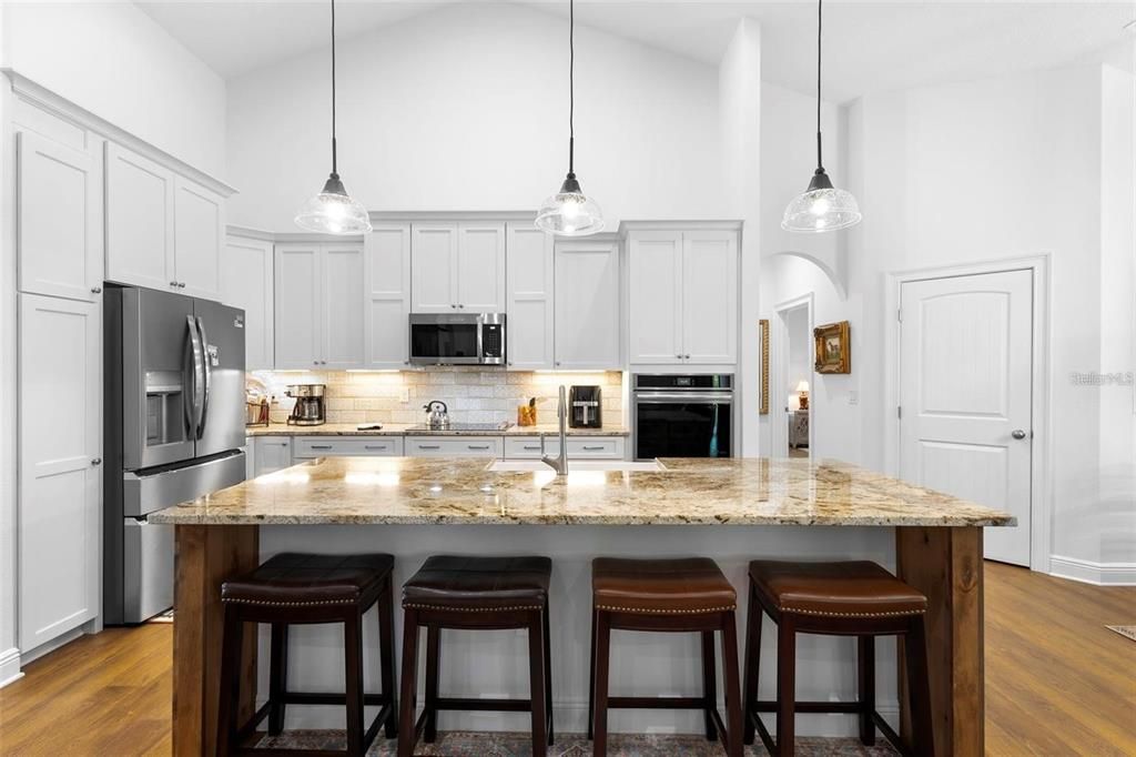 For Sale: $1,199,000 (3 beds, 4 baths, 3313 Square Feet)