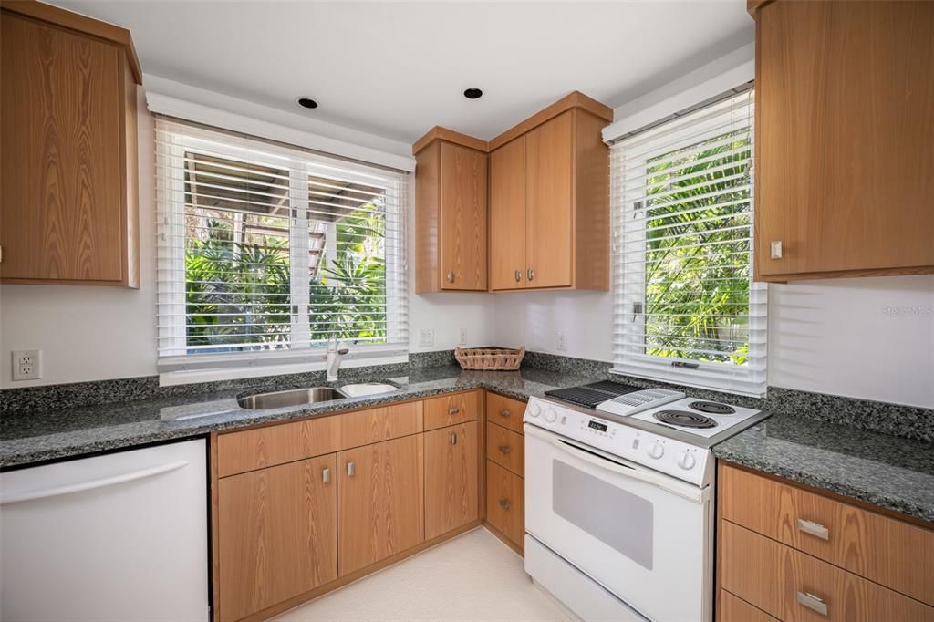 For Sale: $3,890,000 (3 beds, 3 baths, 4685 Square Feet)