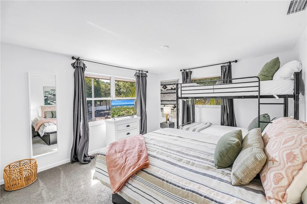 En Venta: $800,000 (4 camas, 3 baños, 2378 Pies cuadrados)