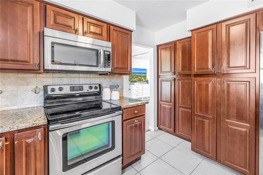En Venta: $800,000 (4 camas, 3 baños, 2378 Pies cuadrados)