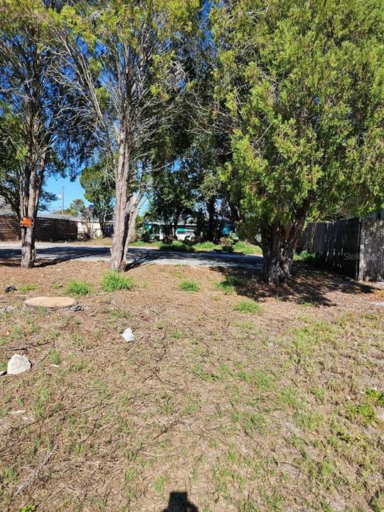 На продажу: $44,500 (0.15 acres)