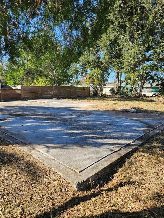 На продажу: $44,500 (0.15 acres)