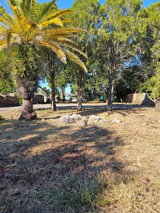 На продажу: $44,500 (0.15 acres)