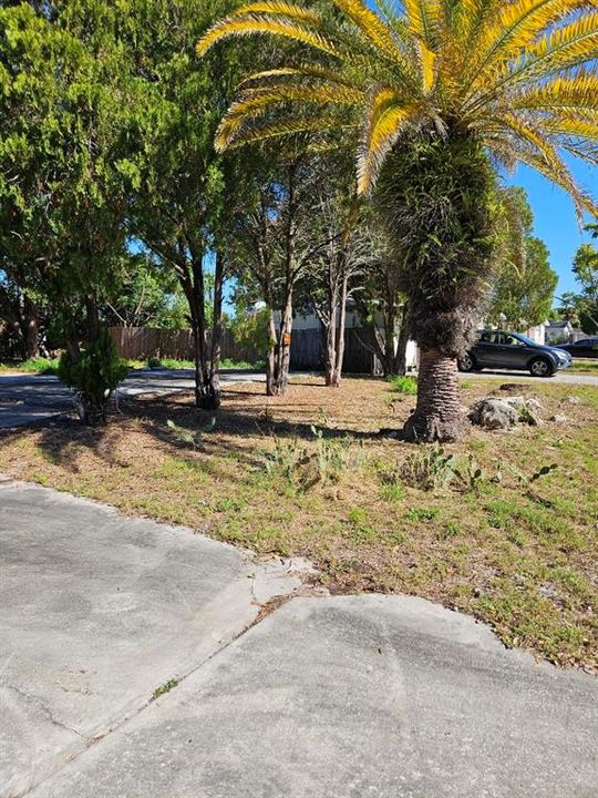 На продажу: $44,500 (0.15 acres)