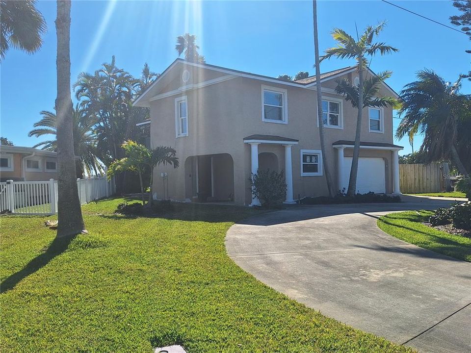 Activo con contrato: $899,000 (5 camas, 3 baños, 1950 Pies cuadrados)