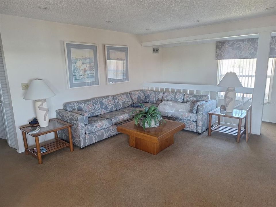 Activo con contrato: $899,000 (5 camas, 3 baños, 1950 Pies cuadrados)