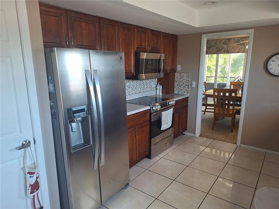 Activo con contrato: $899,000 (5 camas, 3 baños, 1950 Pies cuadrados)