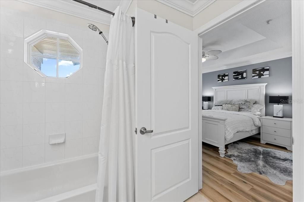 На продажу: $235,000 (2 спален, 2 ванн, 1400 Квадратных фут)
