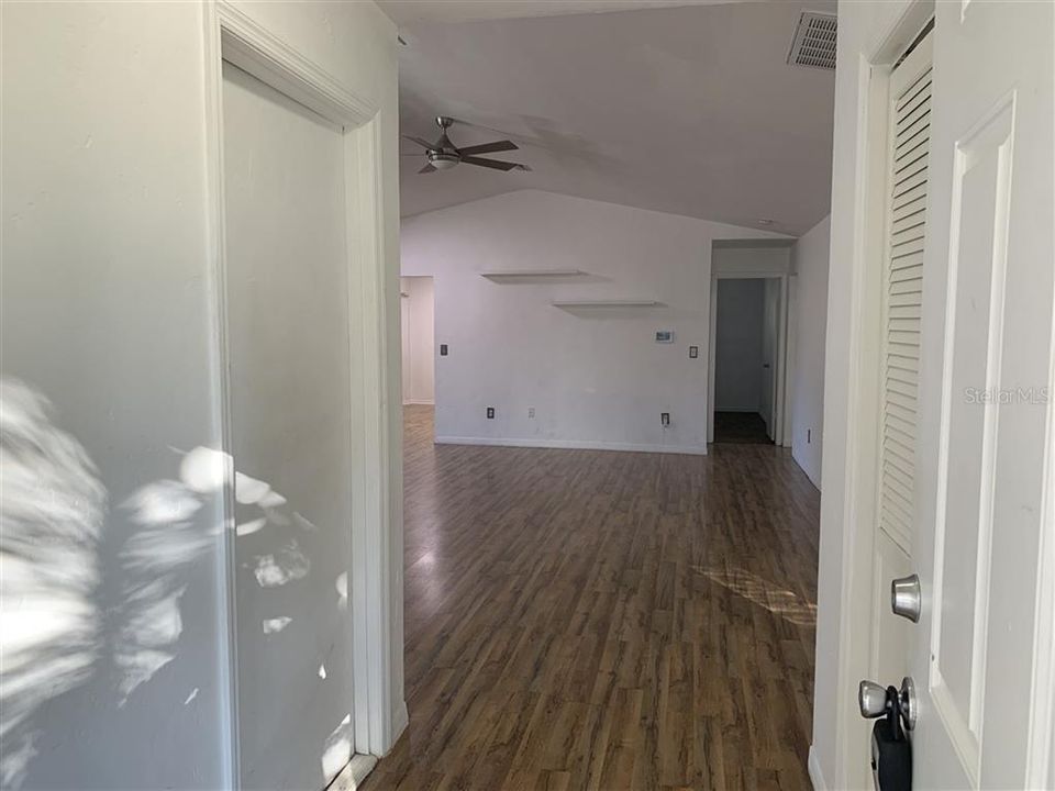 En Venta: $235,900 (3 camas, 2 baños, 1590 Pies cuadrados)