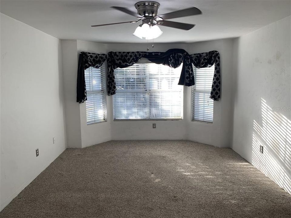 En Venta: $235,900 (3 camas, 2 baños, 1590 Pies cuadrados)