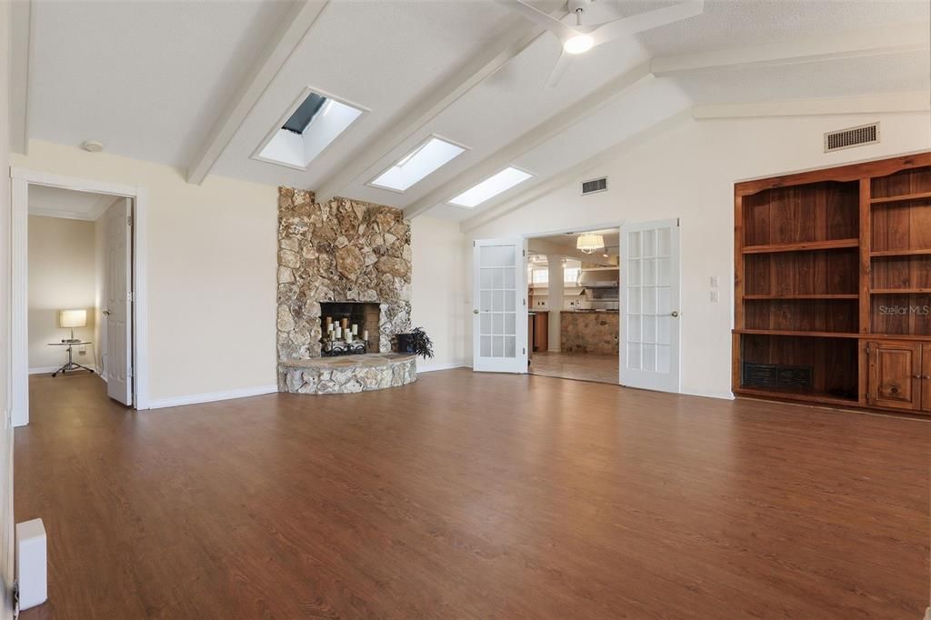 Active With Contract: $550,000 (3 beds, 2 baths, 1818 Square Feet)