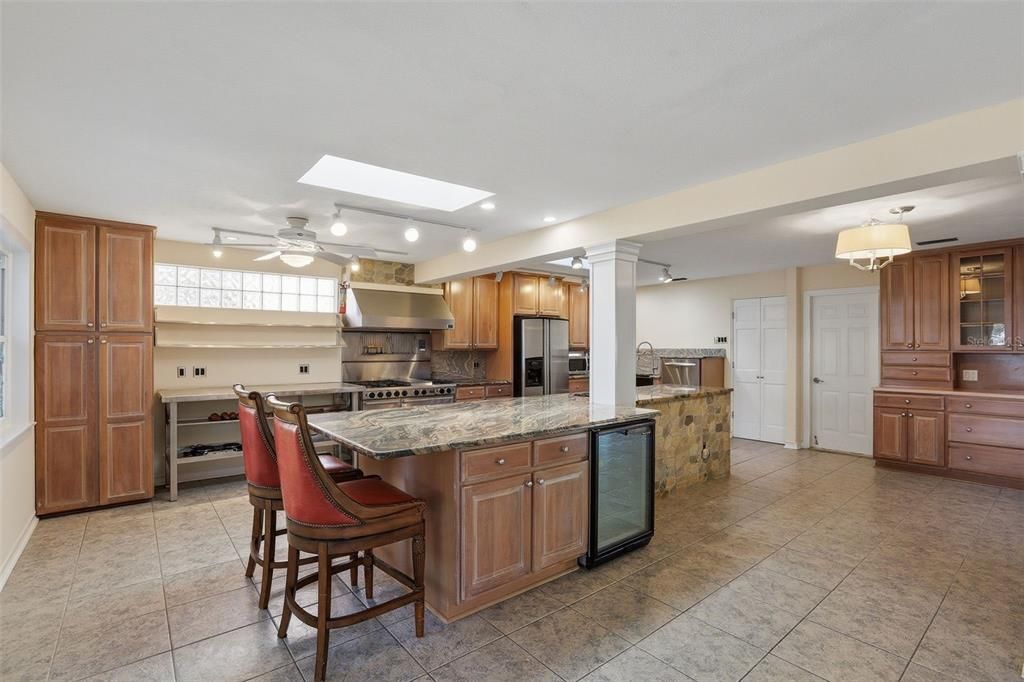 Active With Contract: $550,000 (3 beds, 2 baths, 1818 Square Feet)