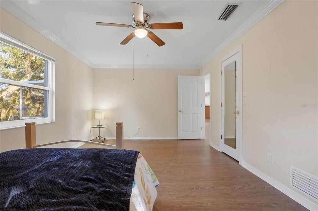Active With Contract: $550,000 (3 beds, 2 baths, 1818 Square Feet)
