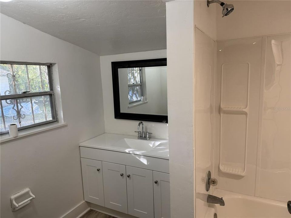 На продажу: $174,900 (3 спален, 1 ванн, 1493 Квадратных фут)