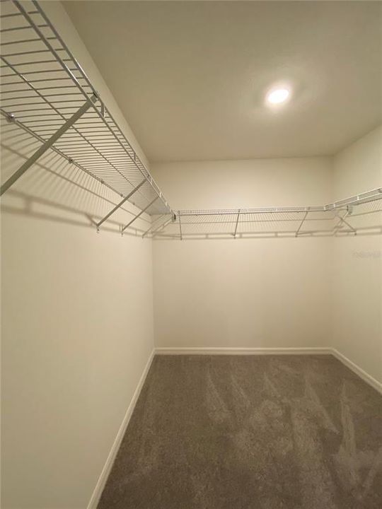 For Rent: $1,695 (4 beds, 2 baths, 1864 Square Feet)