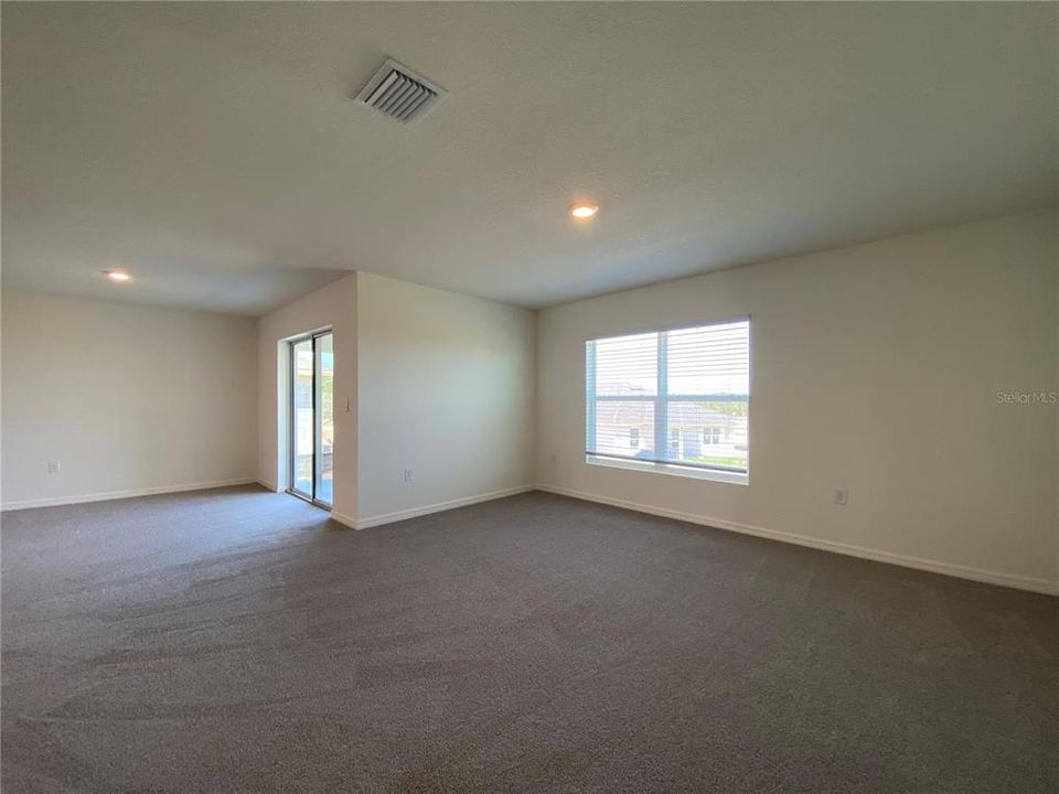 For Rent: $1,695 (4 beds, 2 baths, 1864 Square Feet)