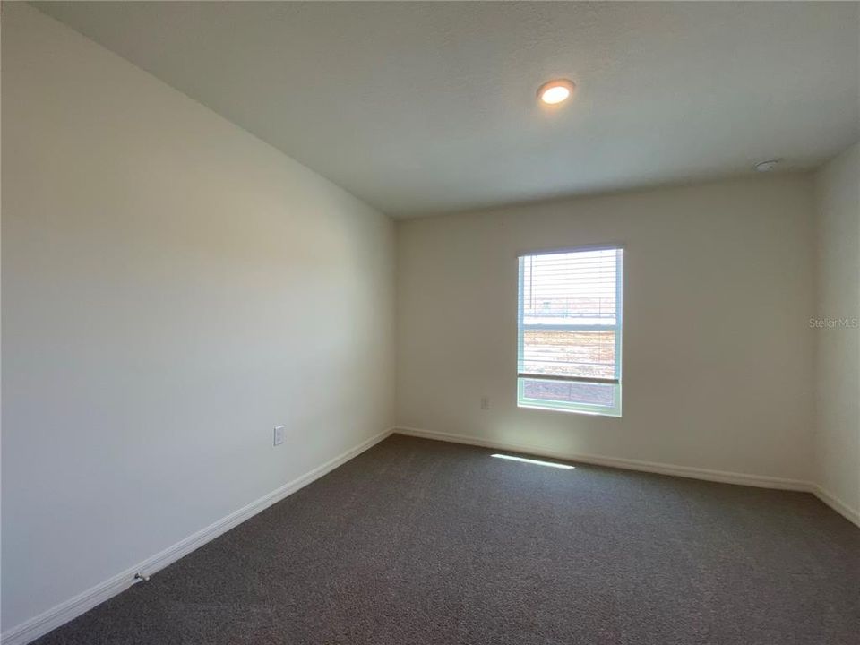 For Rent: $1,695 (4 beds, 2 baths, 1864 Square Feet)