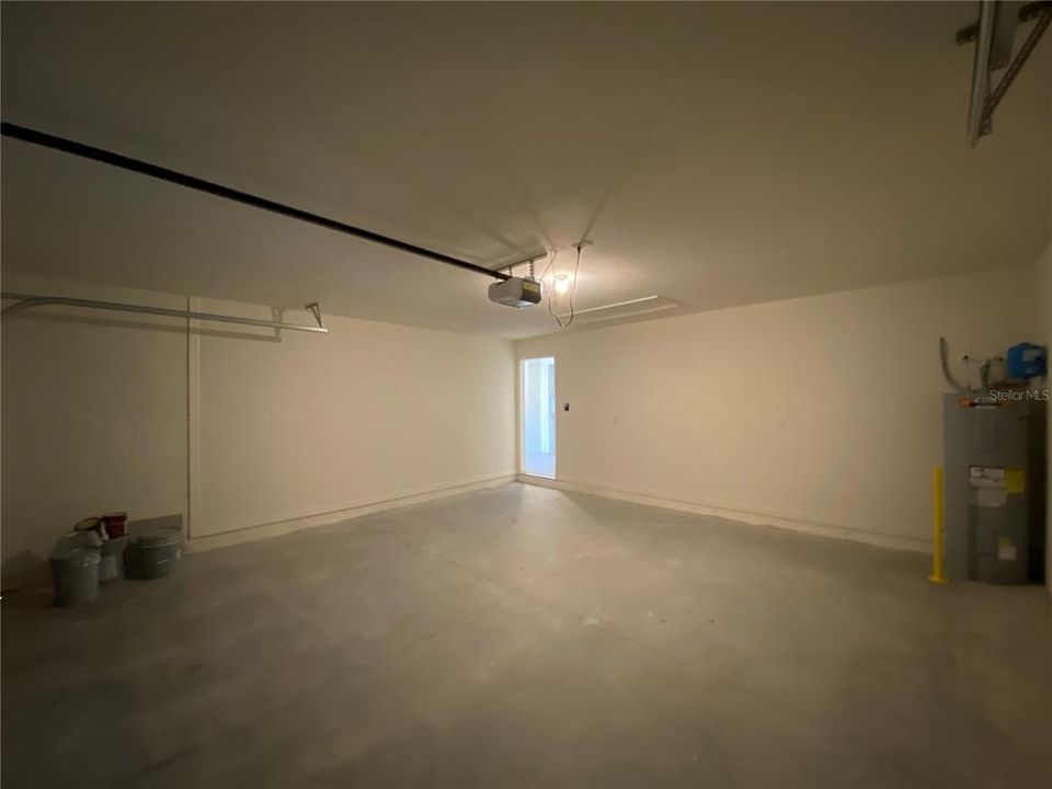 For Rent: $1,695 (4 beds, 2 baths, 1864 Square Feet)