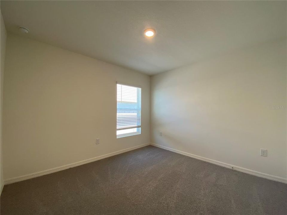 For Rent: $1,695 (4 beds, 2 baths, 1864 Square Feet)